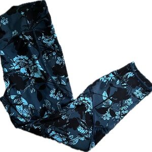 🍁Gottex Blue and Black Floral Leggings